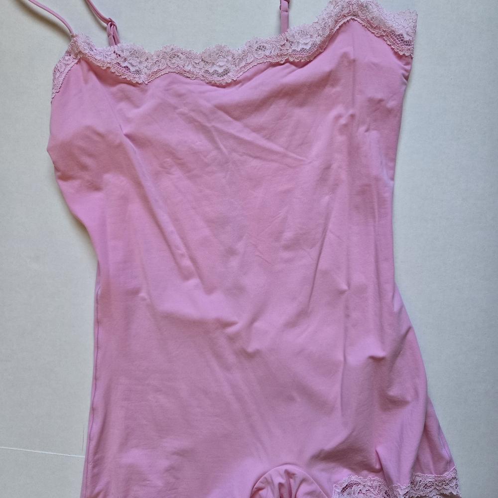 SKIMS Bubblegum Pink Lace Bodysuit XL